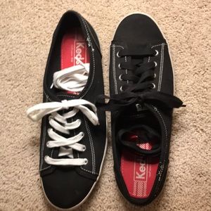 Keds with 2 sets of laces, b/w